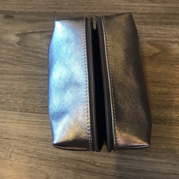 MAC makeup bag - Picture 2 of 4